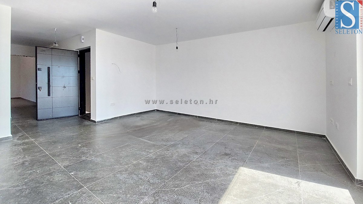 Poreč - okolica, novo stanovanje 66 m2, 2 terasi