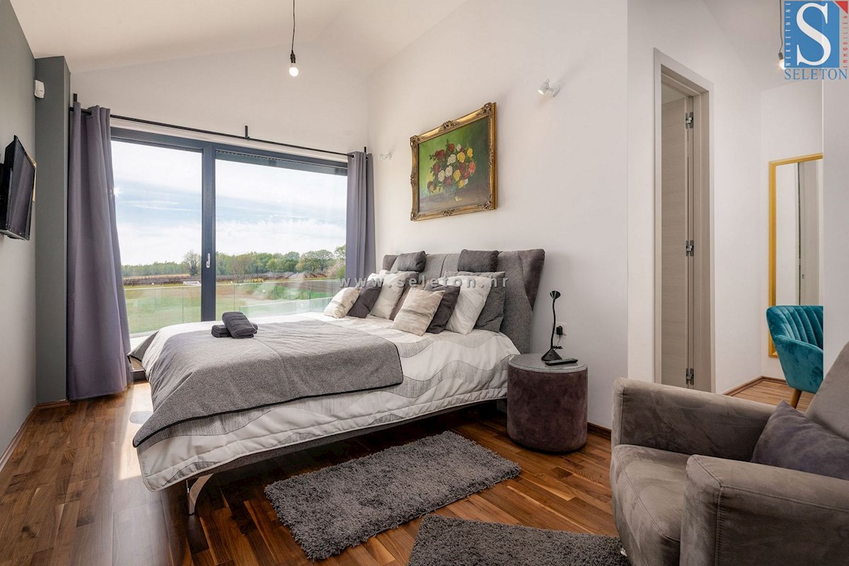 Istra, Poreč - okolica, moderna vila 437 m2 z bazenom in velikim vrtom