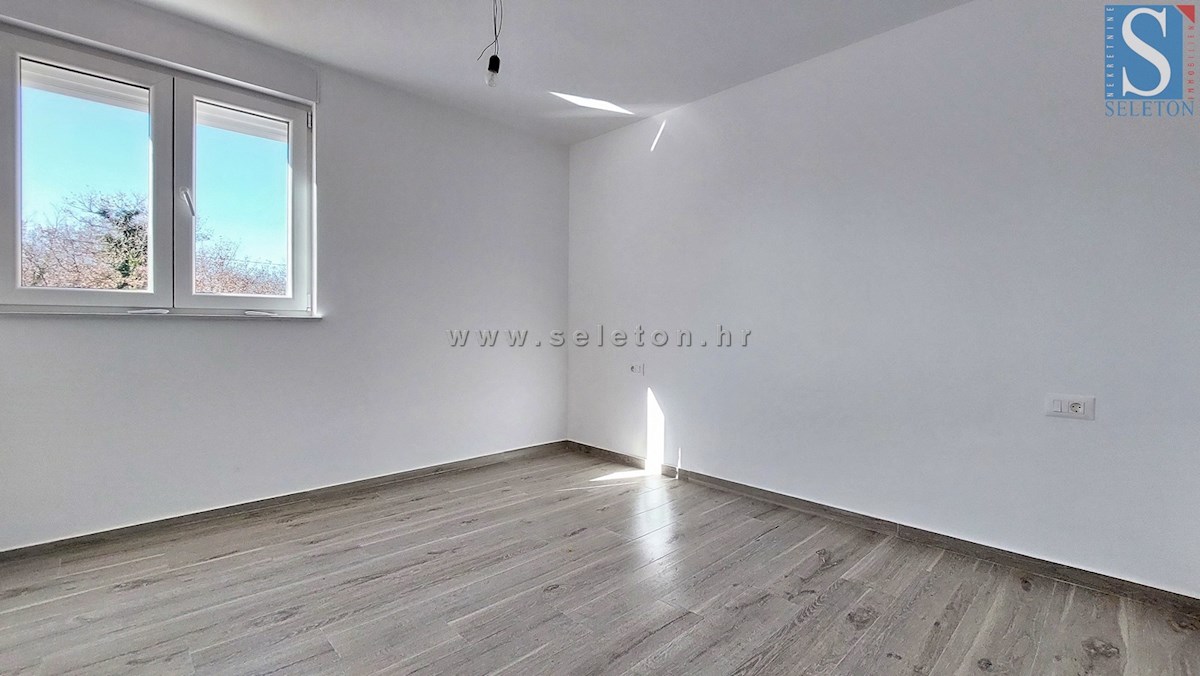 Poreč - okolica, novo stanovanje 66 m2, 2 terasi
