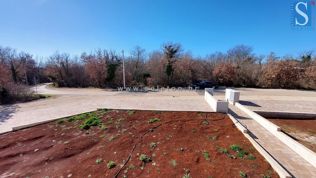 Poreč - okolica, novo stanovanje 66 m2, 2 terasi