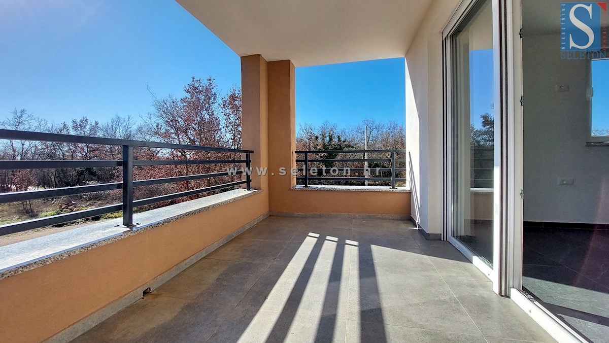 Poreč - okolica, novo stanovanje 66 m2, 2 terasi