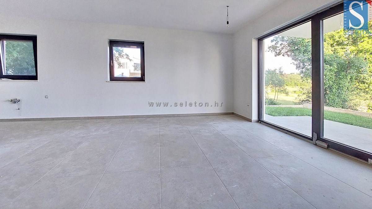 Novo stanovanje v okolici Poreča 86 m2 z vrtom od 146 m2