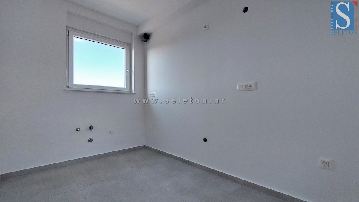 Istra, Poreč, novo stanovanje 67 m2 s pogledom na morje, DVIGALO, 2 parkirni mesti