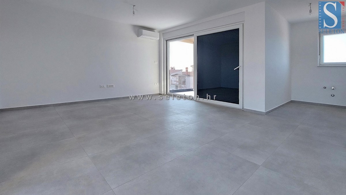 Istra, Poreč, novo stanovanje 67 m2 s pogledom na morje, DVIGALO, 2 parkirni mesti