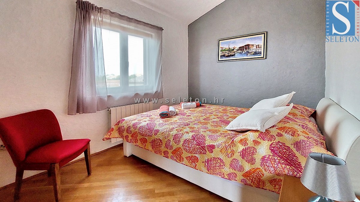 Hiša z bazenom in pogledom na morje v okolici Poreča