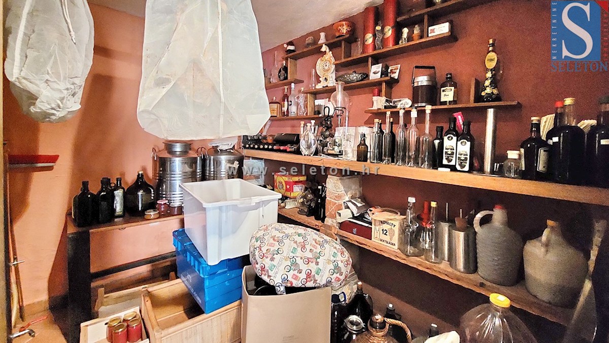 Hiša z bazenom in pogledom na morje v okolici Poreča