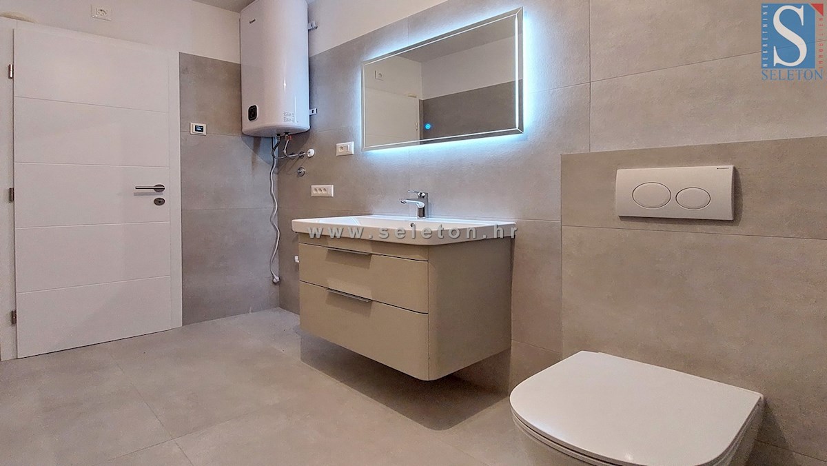 Istra, Poreč, novo stanovanje 67 m2, pogledom morje, DVIGALO