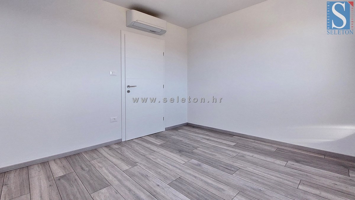 Istra, Poreč, novo stanovanje 67 m2, pogledom morje, DVIGALO