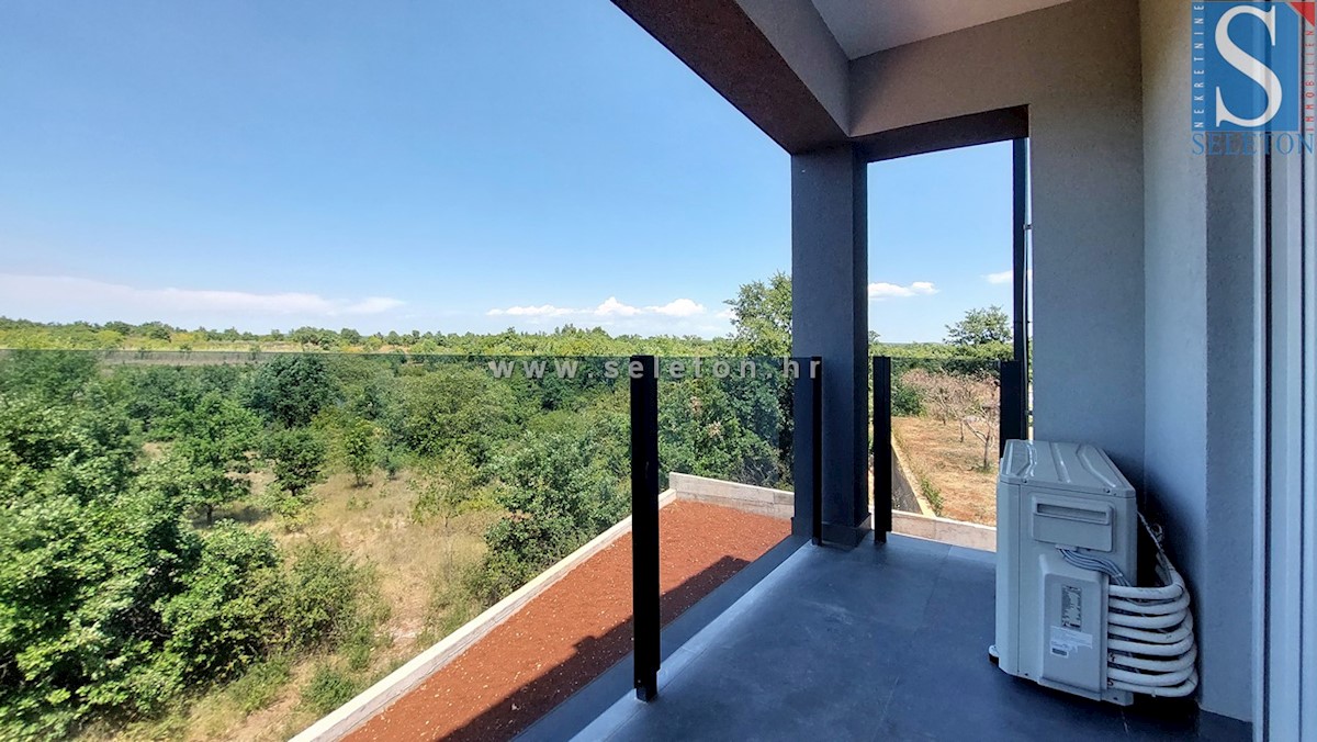 Novo stanovanje v okolici Poreča 82 m2 s pogledom na morje