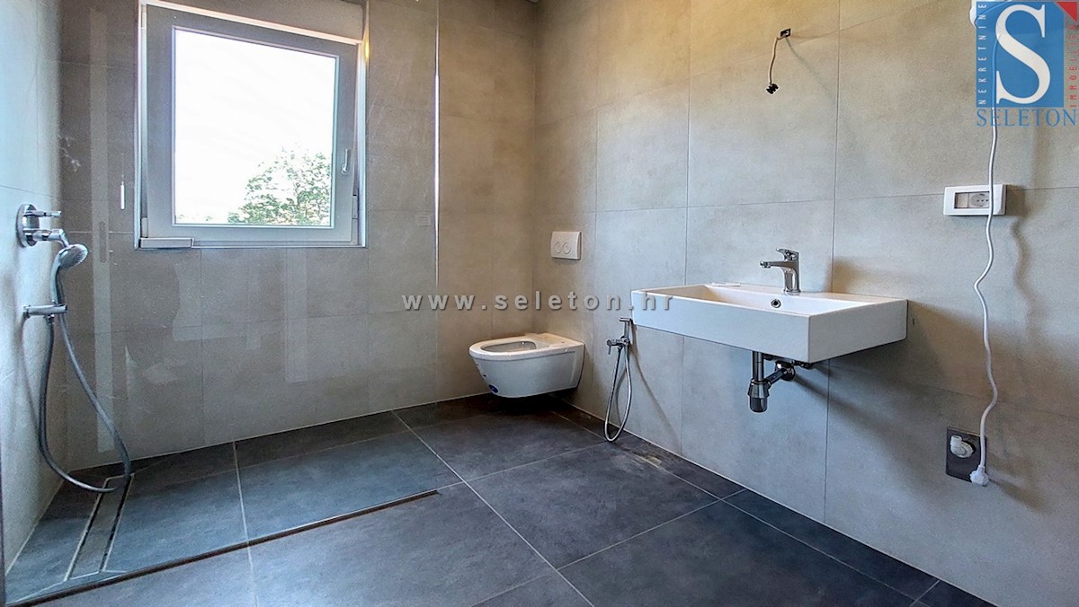 Novo stanovanje v okolici Poreča 82 m2 s pogledom na morje