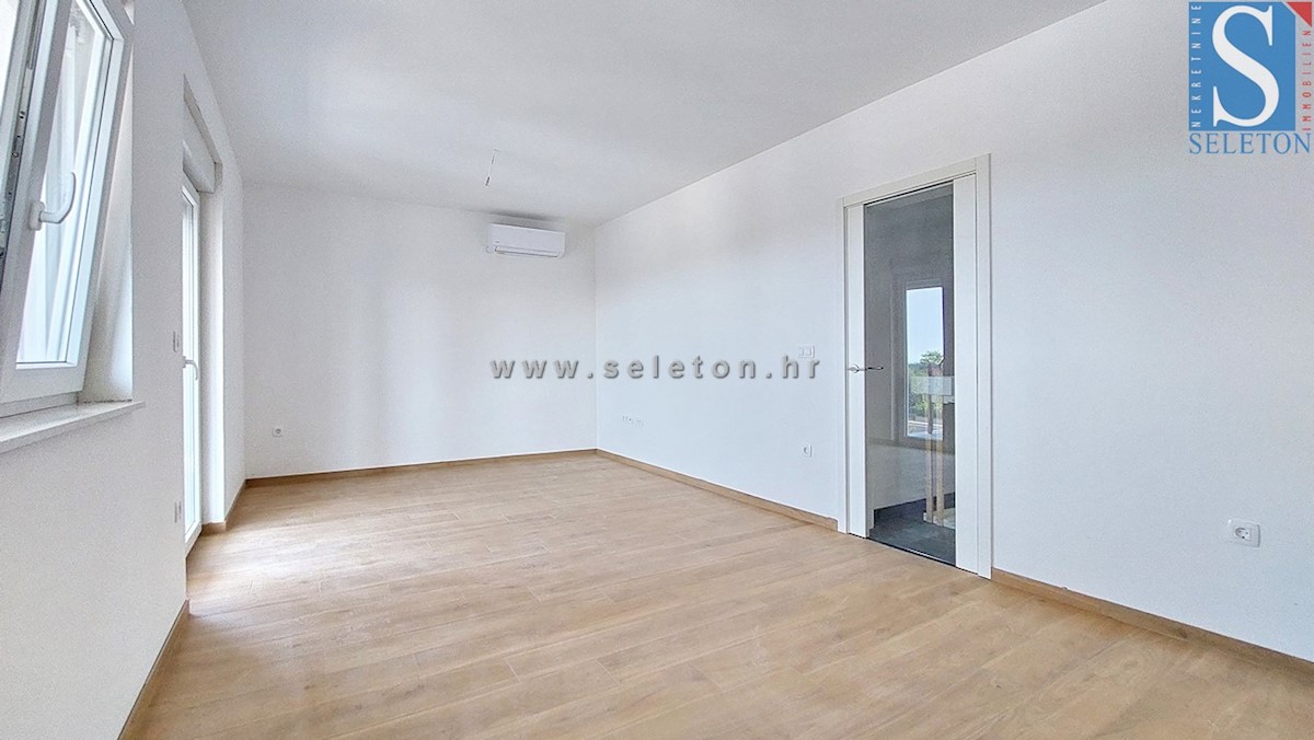 Novo stanovanje v okolici Poreča 82 m2 s pogledom na morje