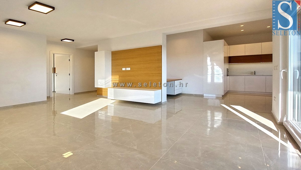 Novo stanovanje v Poreču 80 m2, delno opremljeno, talno gretje
