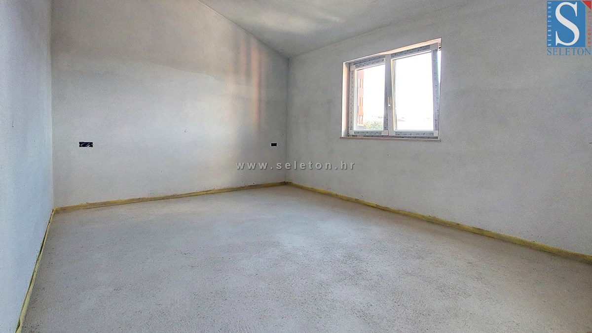 Poreč - okolica, stanovanje v gradnji 75 m2 z vrtom 135 m2, 2 parkirni mesti