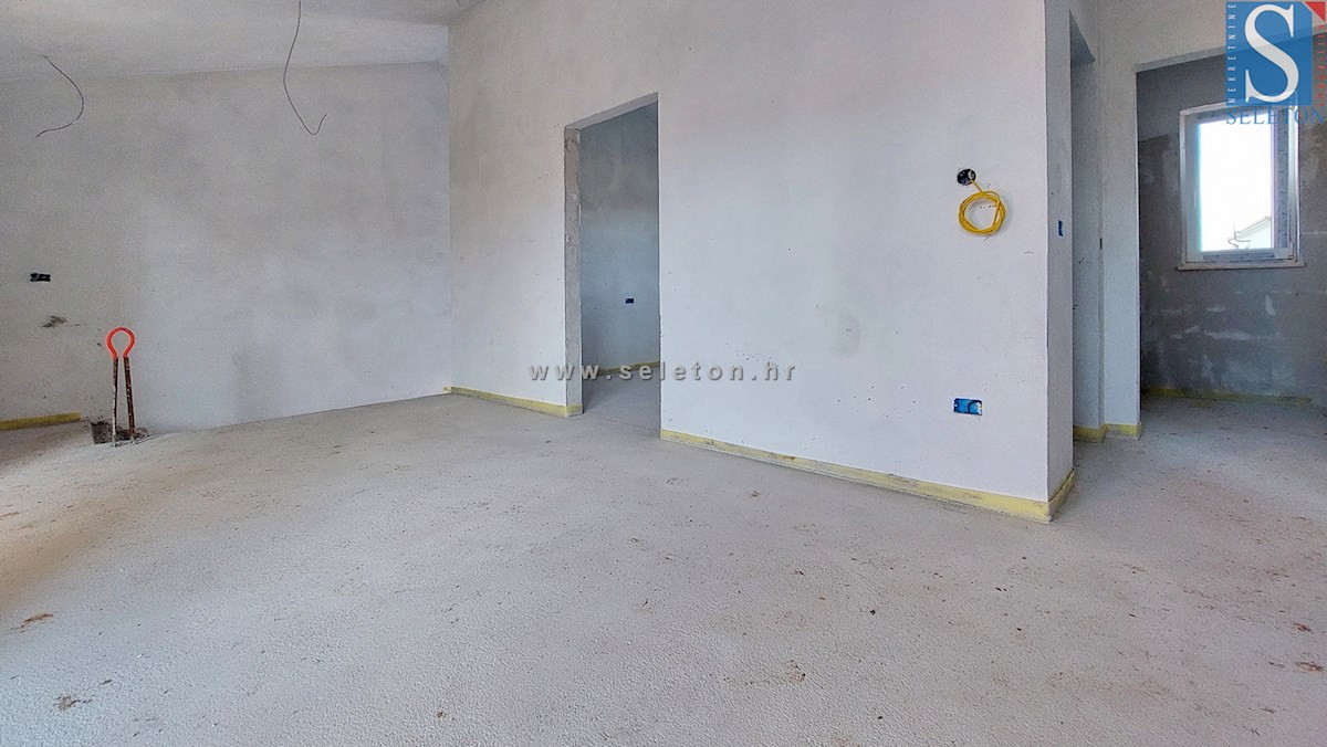 Poreč - okolica, stanovanje v gradnji 75 m2 z vrtom 135 m2, 2 parkirni mesti