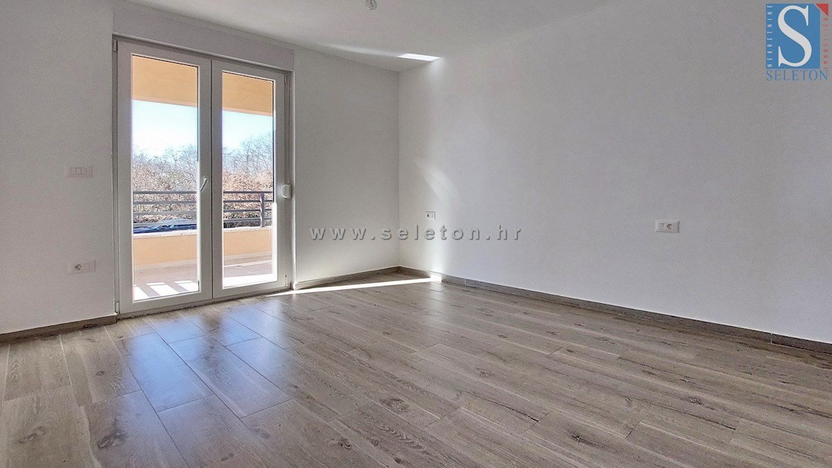 Poreč - okolica, novo stanovanje 66 m2, 2 terasi