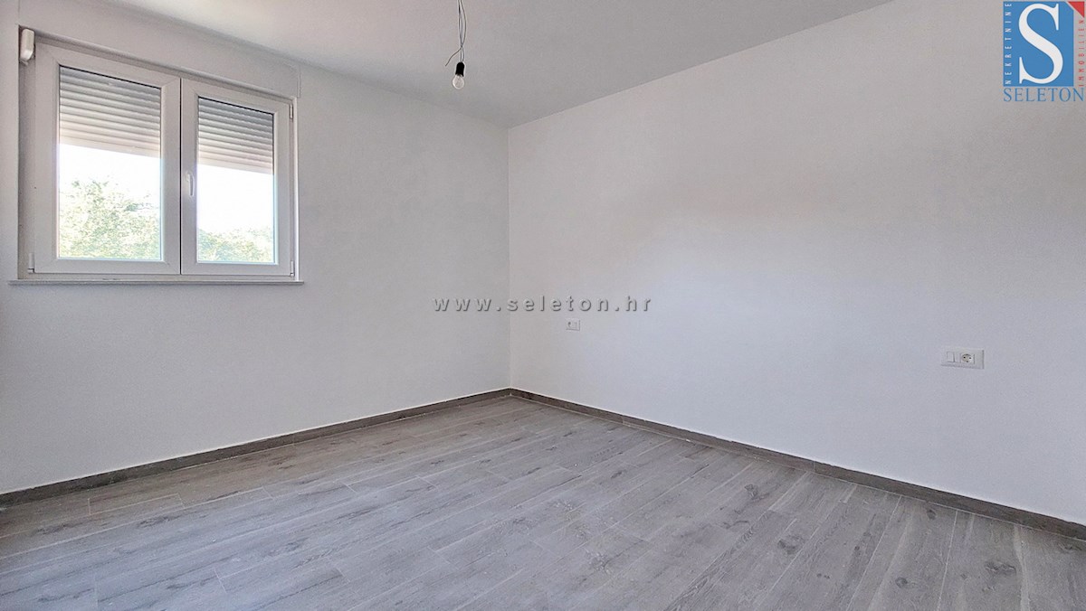 Poreč - okolica, novo stanovanje 66 m2, 2 terasi