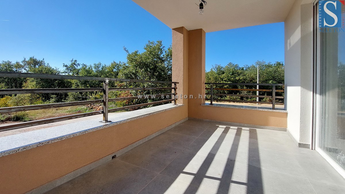 Poreč - okolica, novo stanovanje 66 m2, 2 terasi