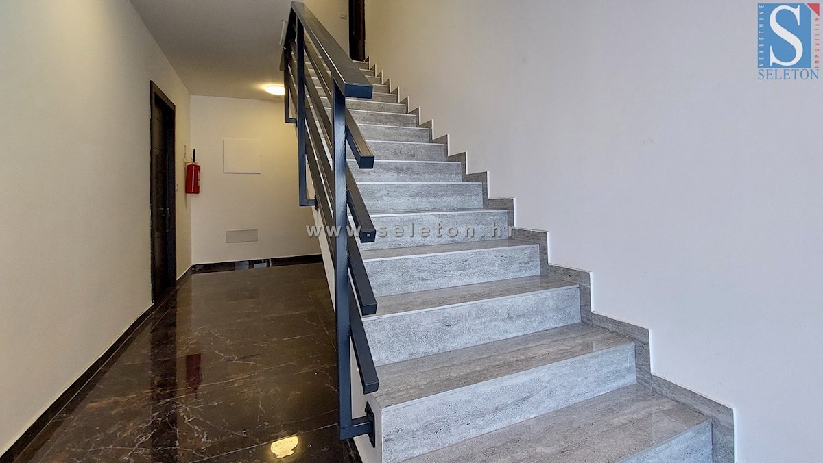 Poreč - okolica, novo stanovanje 66 m2, 2 terasi