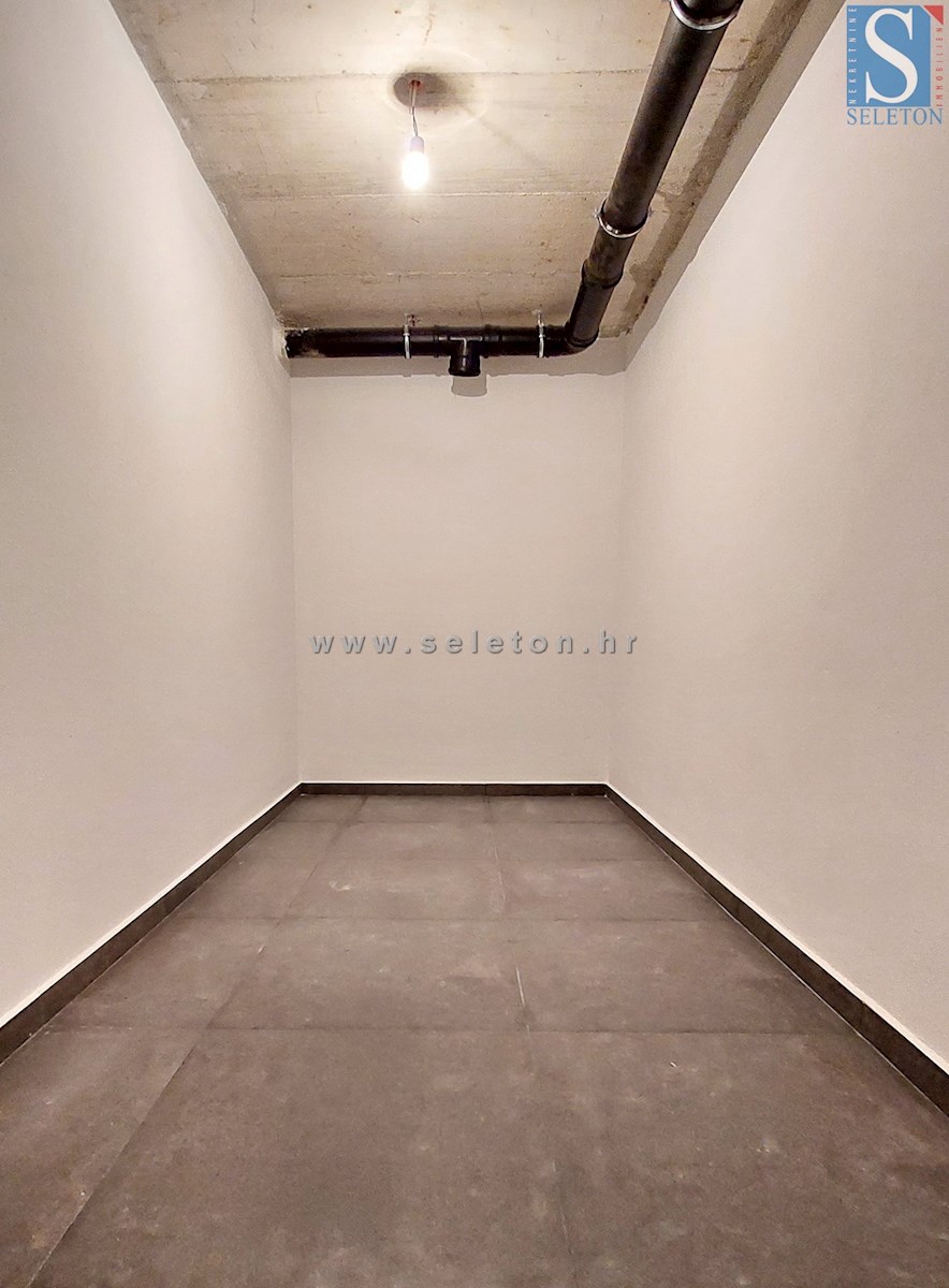 Istra, Poreč, novo stanovanje velikosti 67 m2 z vrtom velikosti 180 m2, 2 parkirnima mestoma, kletjo