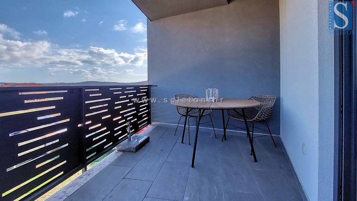 Istra, Poreč, moderno stanovanje 63 m2, 1. nadstropje, talno ogrevanje