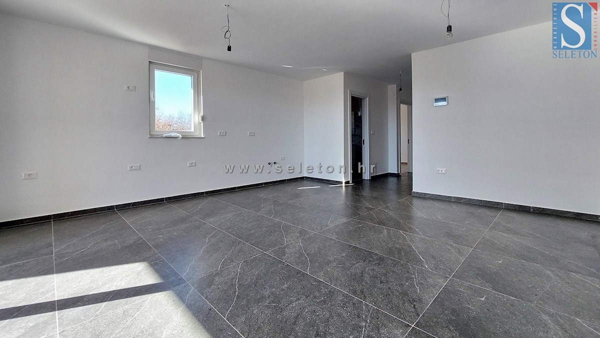 Poreč - okolica, novo stanovanje 66 m2, 2 terasi