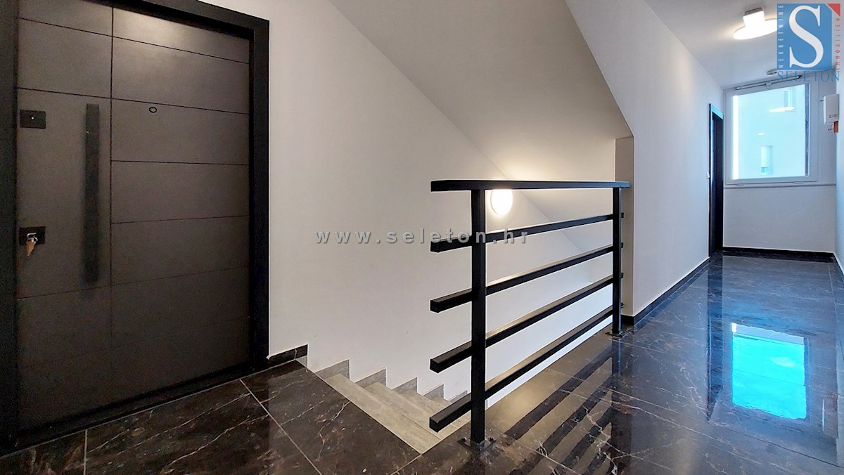 Poreč - okolica, novo stanovanje 66 m2, 2 terasi