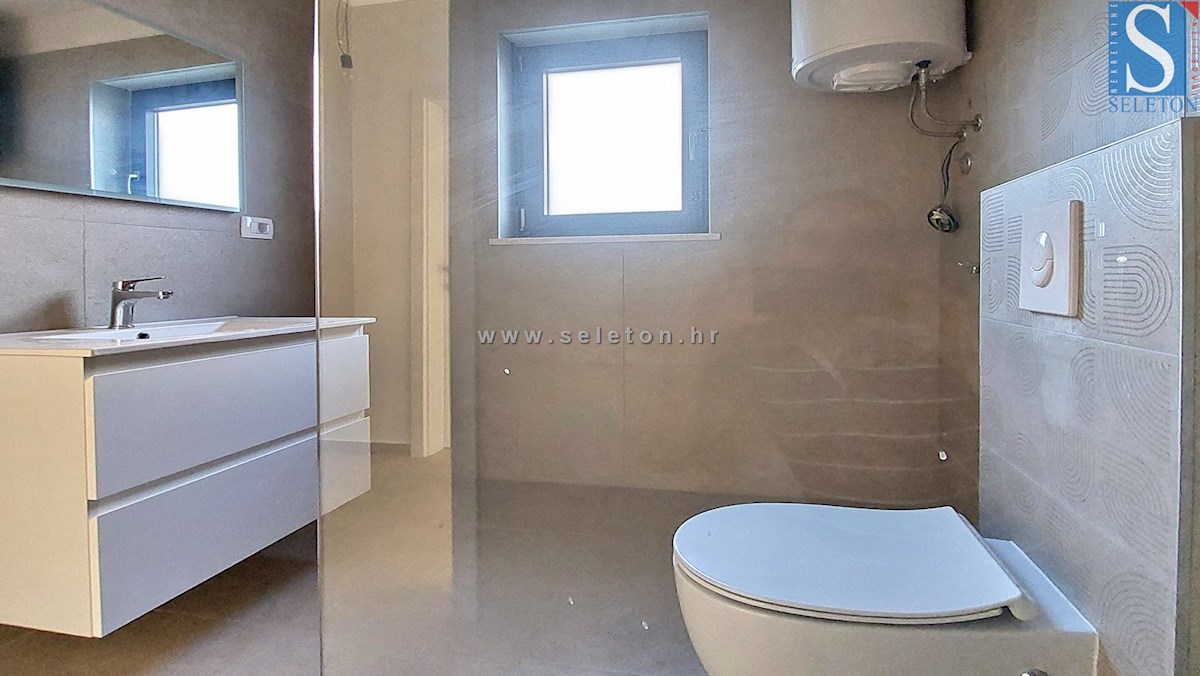 Novo stanovanje v okolici Poreča 94 m2 z vrtom od 146 m2