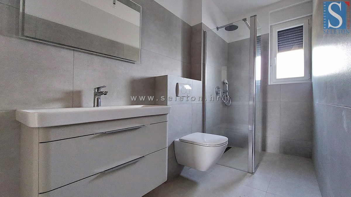 Novo stanovanje 67 m2 s pogledom na morje, DVIGALO, 2 parkirni mesti