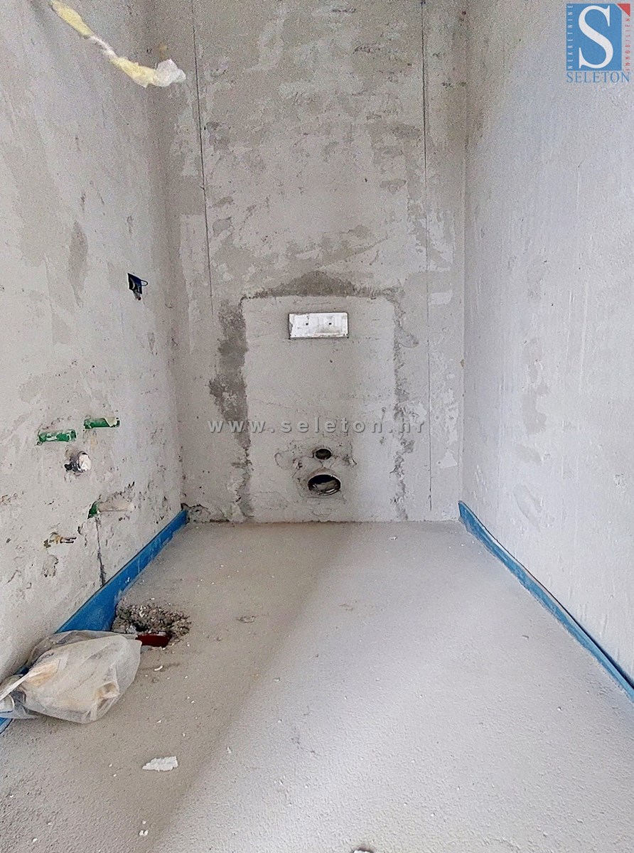 Istra, Poreč, novo stanovanje 161 m2, 2. nadstropje, pogled na morje, cca 800 m od morja (zračne črte)