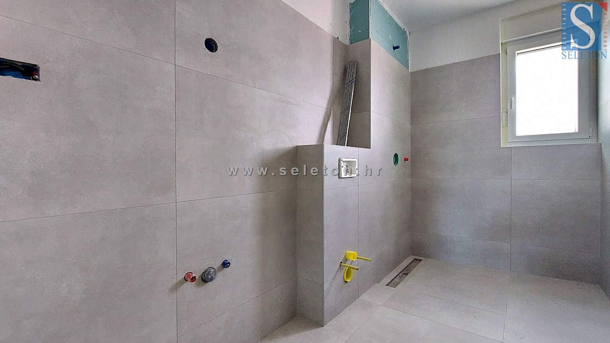 Novo stanovanje 67 m2 s pogledom na morje, DVIGALO, 2 parkirni mesti