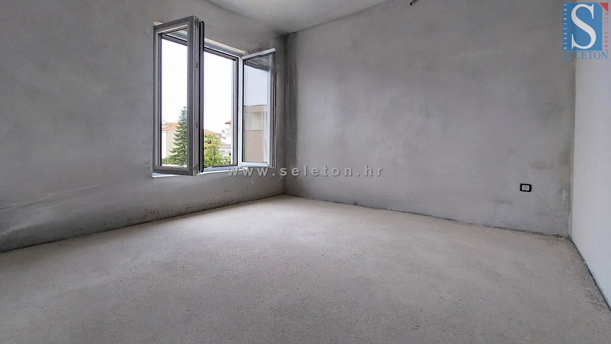 Istra, Poreč, novo stanovanje 91 m2, 1. nadstropje, cca 800 m od morja (zračne črte) 