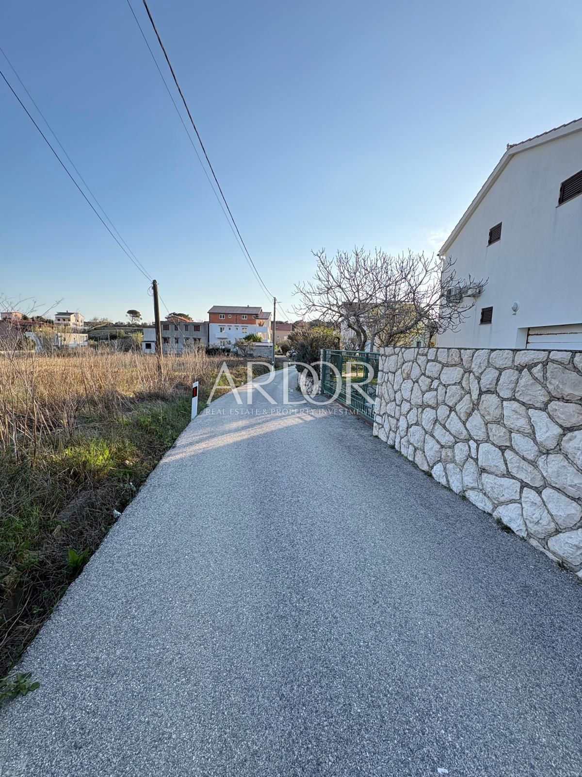 Zemljišče Palit, Rab, 976m2