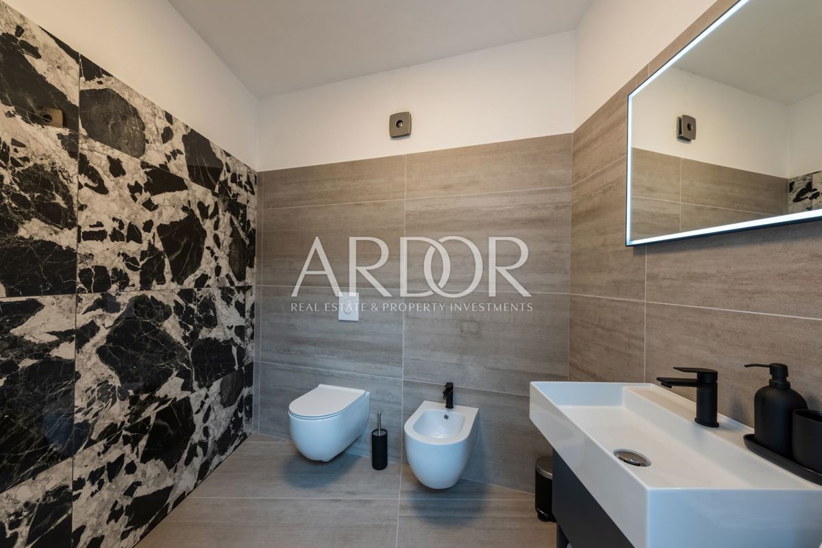 Apartmaj Kostrena, 213m2