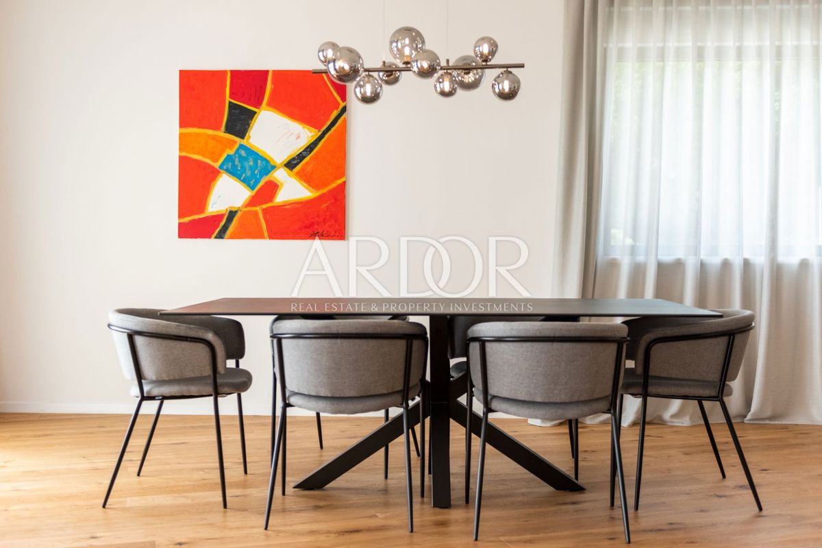Apartmaj Kostrena, 213m2
