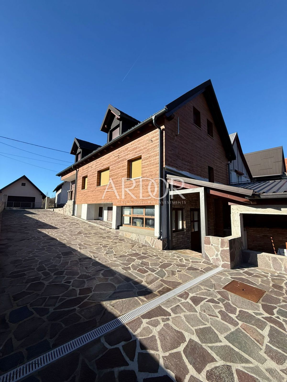 Hiša Sunger, Mrkopalj, 300m2