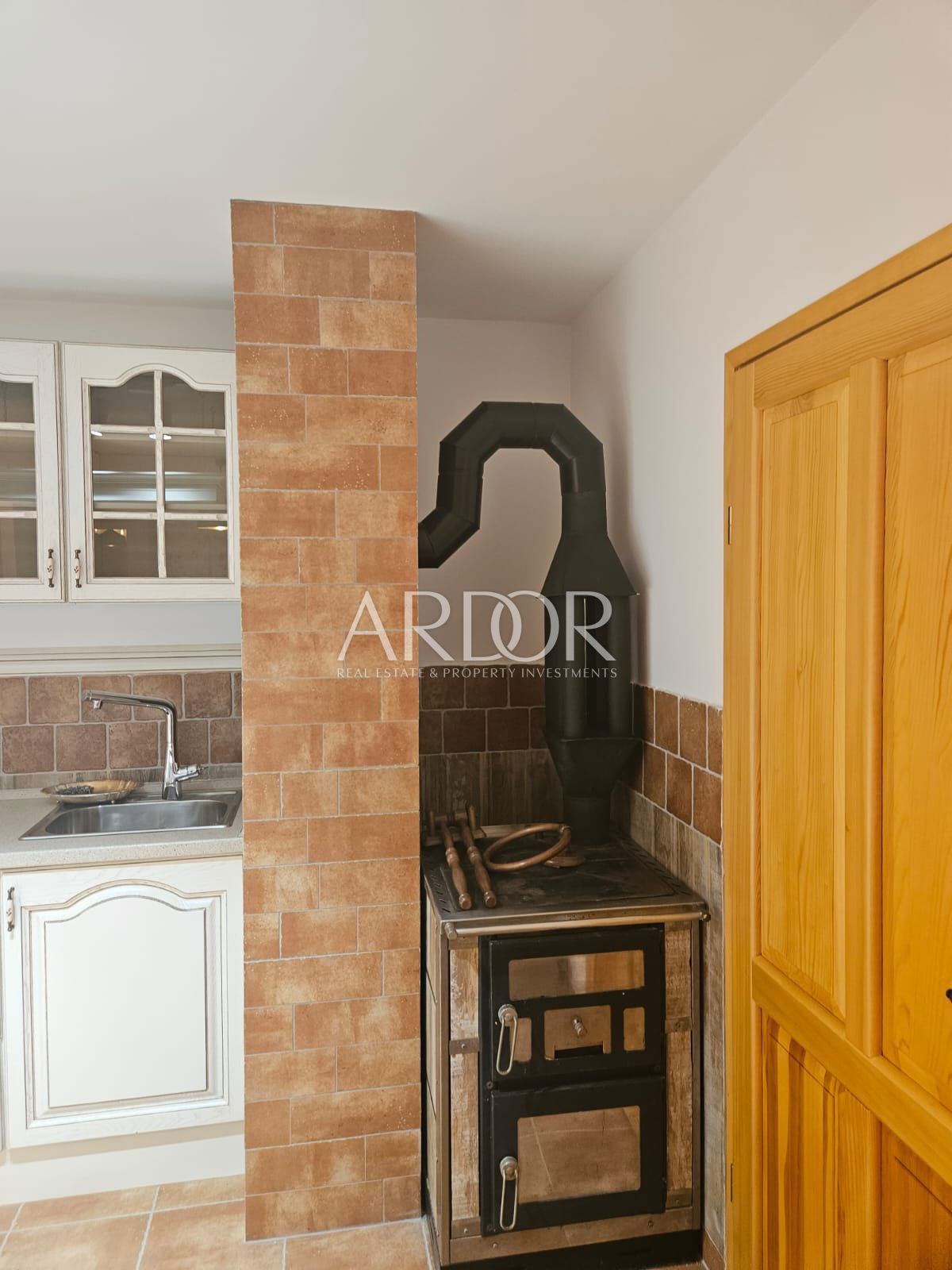 Hiša Sunger, Mrkopalj, 300m2