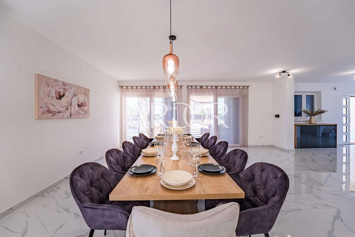Hiša Kras, Dobrinj, 300m2