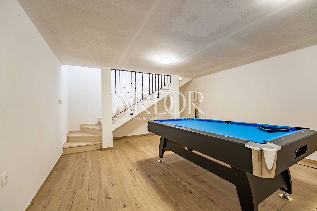Hiša Kras, Dobrinj, 300m2