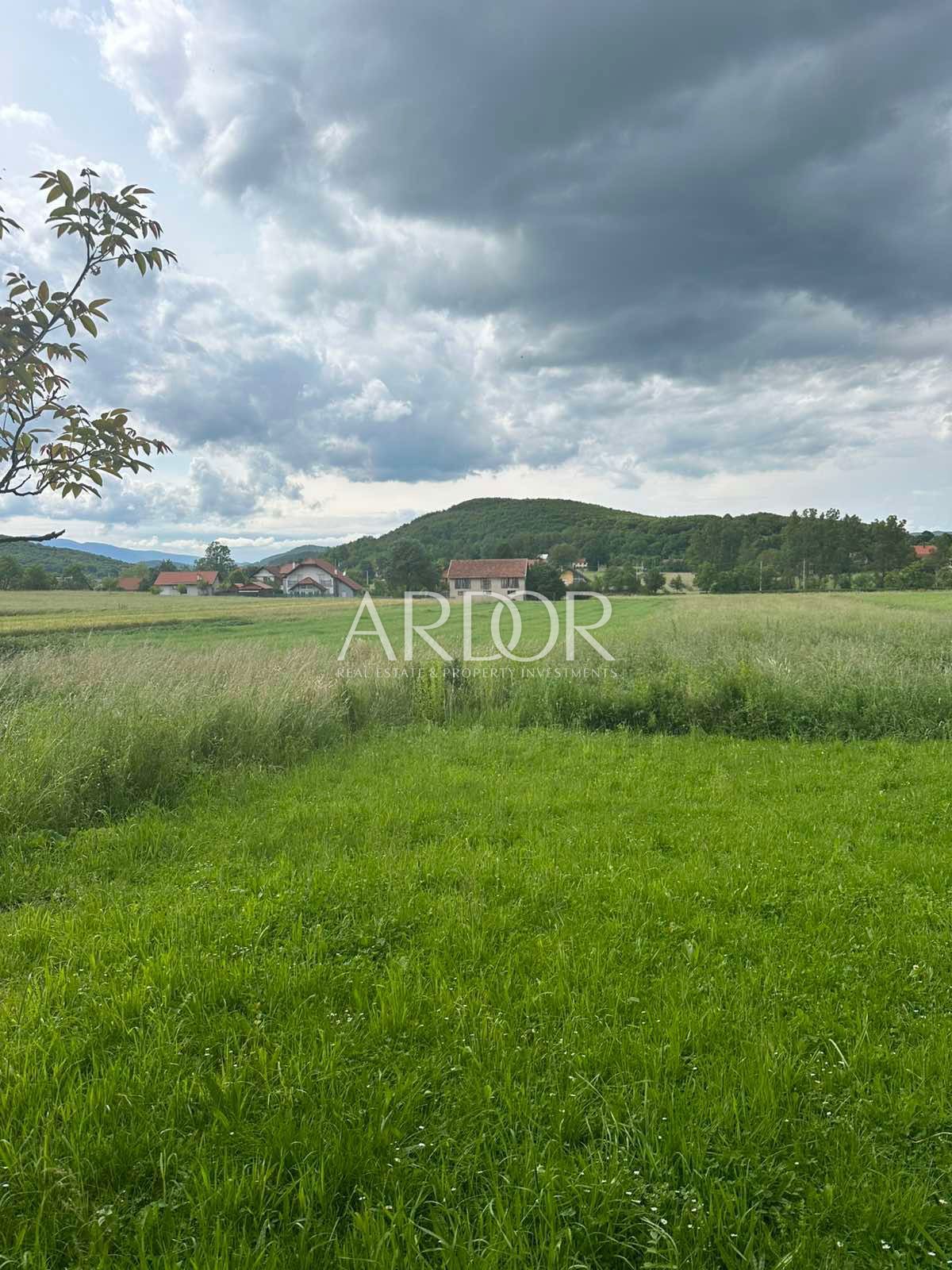 Zemljišče Otočac, 6.000m2