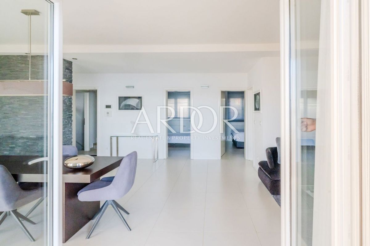 Hiša Crikvenica, 352m2