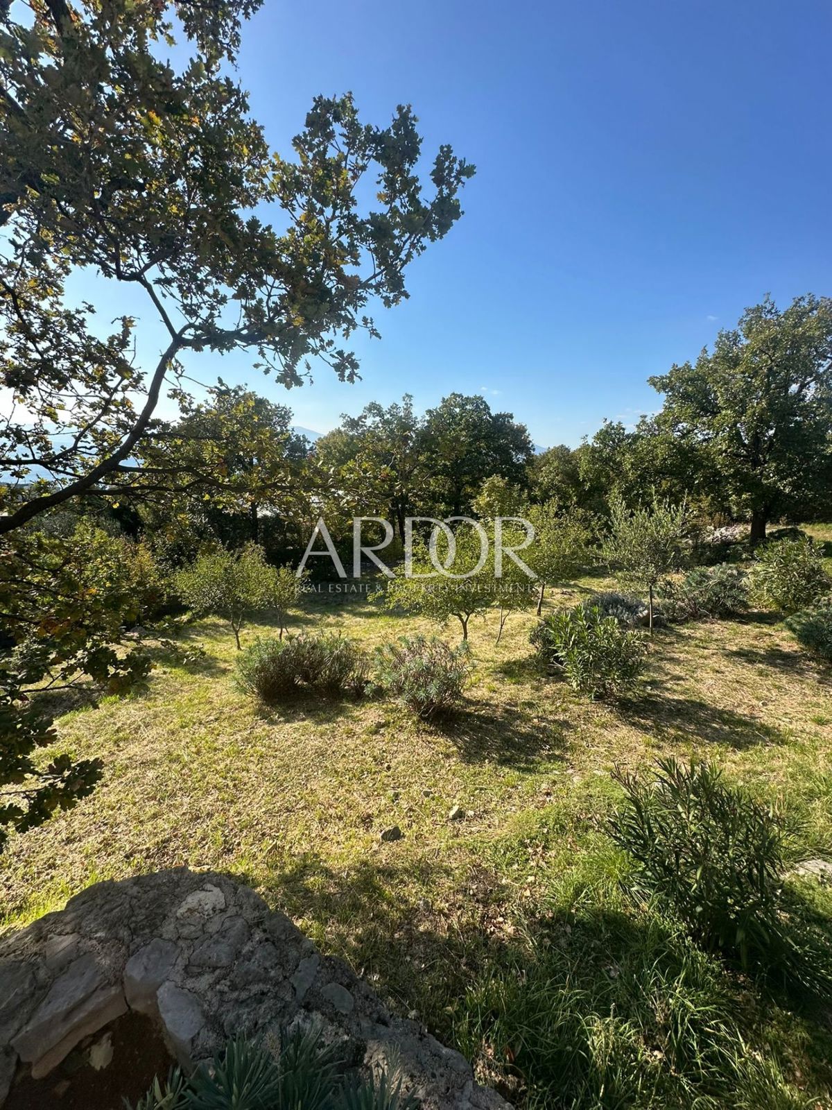 Zemljišče Kostrena, 895m2