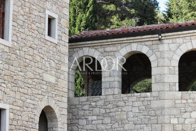 Hiša Rovinj, 650m2