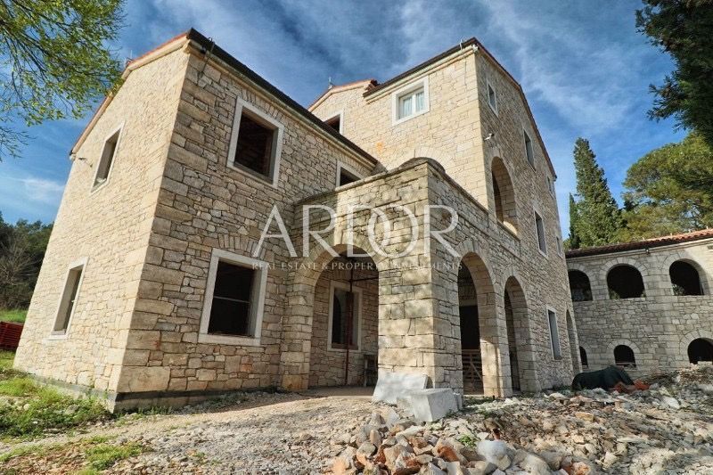 Hiša Rovinj, 650m2