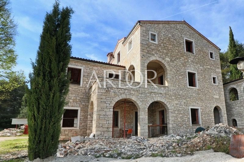 Hiša Rovinj, 650m2