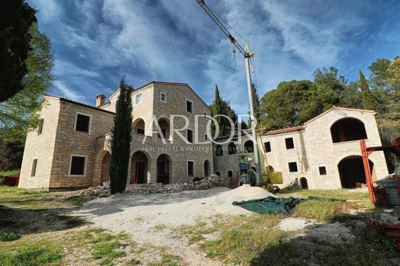 Hiša Rovinj, 650m2