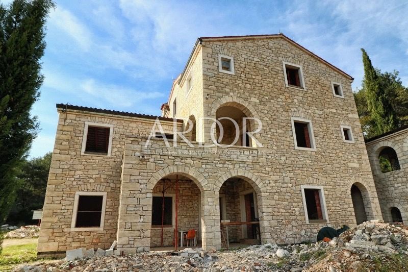 Hiša Rovinj, 650m2