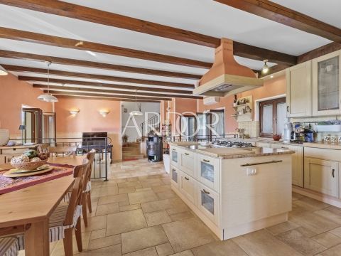 Hiša Brtonigla, 202m2