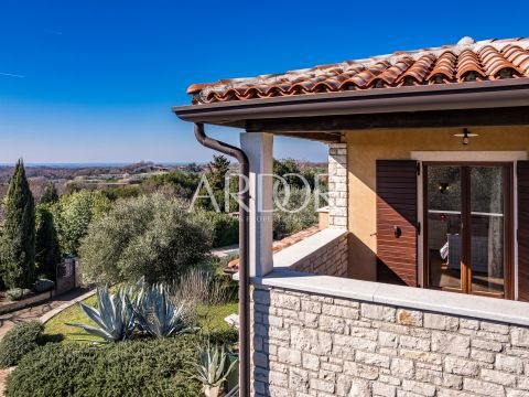 Hiša Brtonigla, 202m2