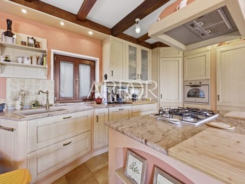 Hiša Brtonigla, 202m2