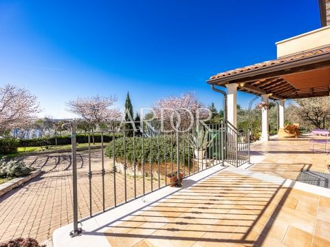 Hiša Brtonigla, 202m2